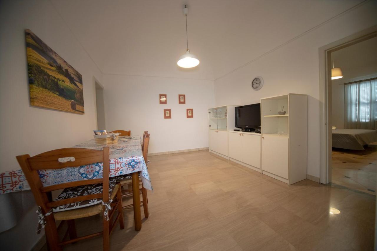 Casa Vacanza Da Dina Модіка Екстер'єр фото
